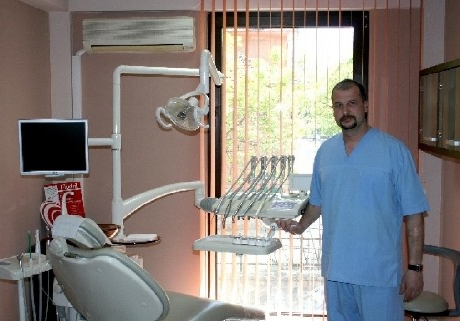 d-r milev